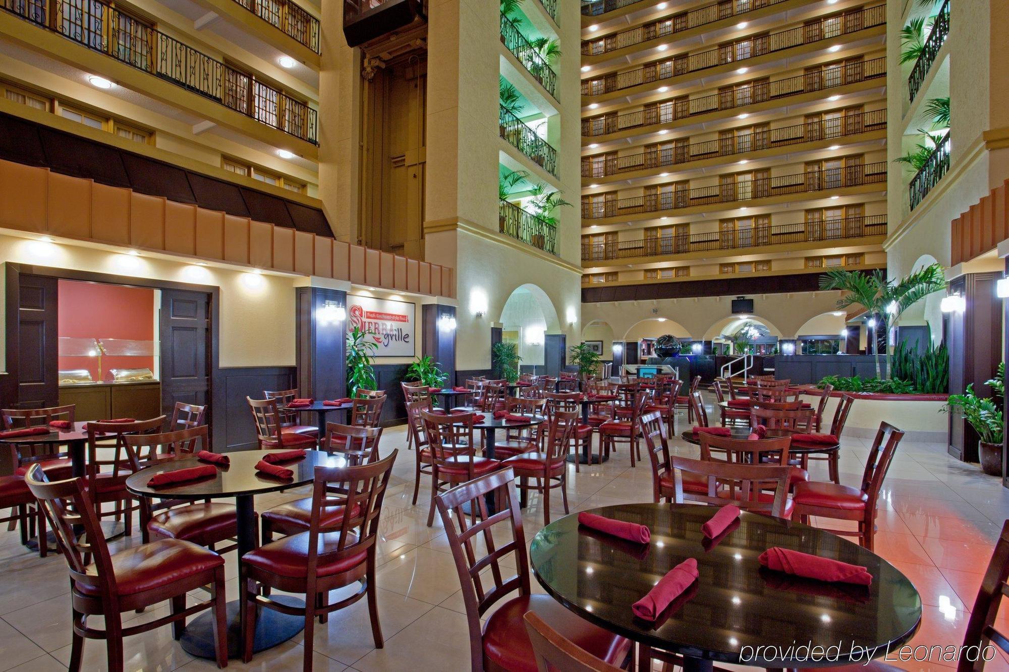 Crowne Plaza Suites Houston - Near Sugar Land Restaurant foto