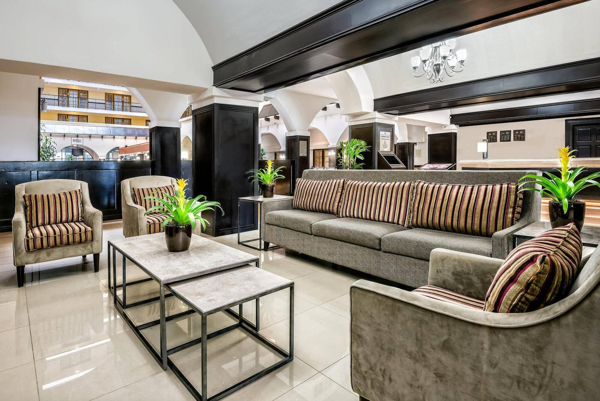 Crowne Plaza Suites Houston - Near Sugar Land Exterior foto