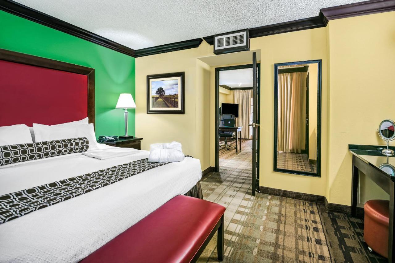 Crowne Plaza Suites Houston - Near Sugar Land Exterior foto